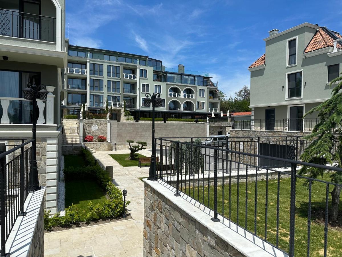 Mediterranea Complex - Luxury Apartment With Sea & Pool View! Varna Exterior foto